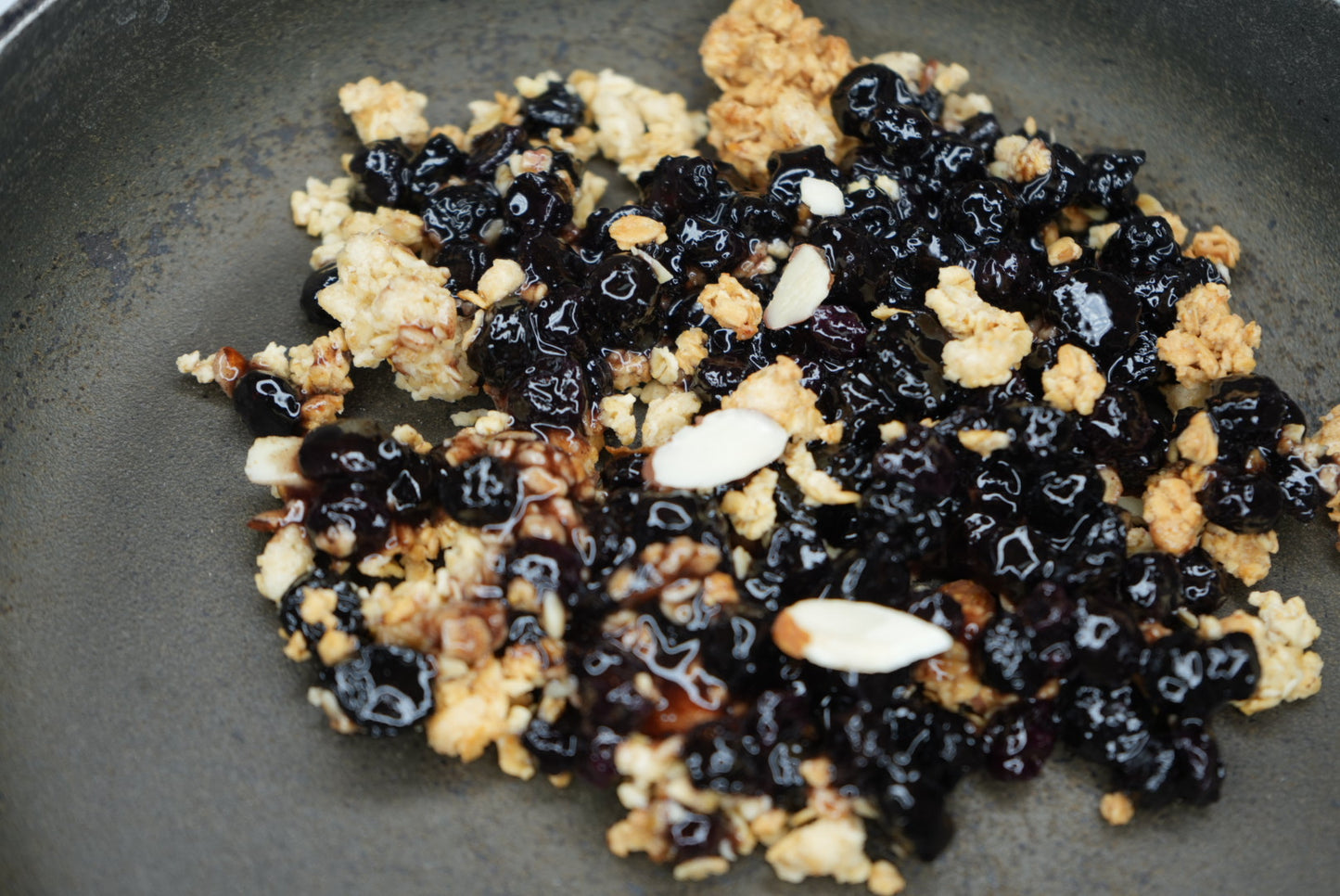 Hikers Blueberry Crisp, trail desserts,backpacking, lightweight dessert, shelf stable, comfort food,dessert, breakfast, dehydrated, camping, individual serving, fruits, breakfast