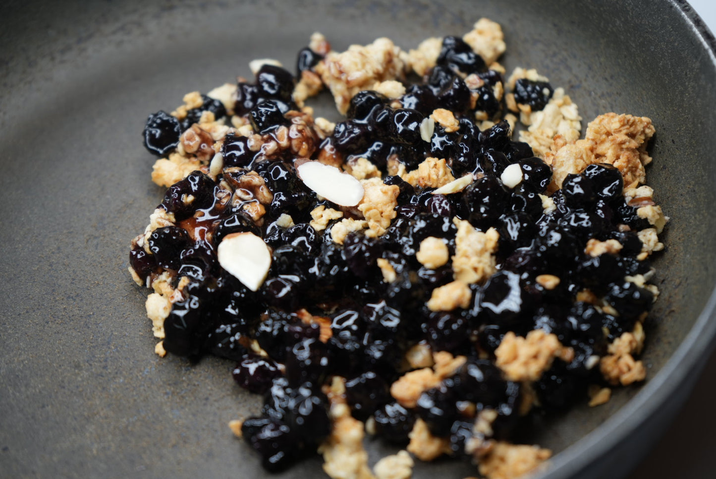 Hikers Blueberry Crisp, trail desserts,backpacking, lightweight dessert, shelf stable, comfort food,dessert, breakfast, dehydrated, camping, individual serving, fruits, breakfast
